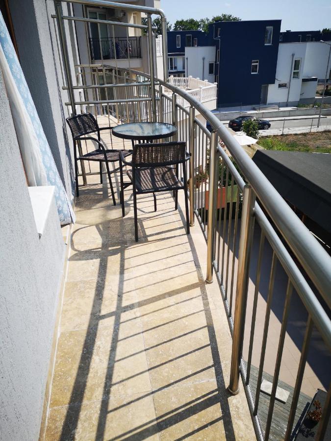 Guest House Petrovi Ravda Esterno foto