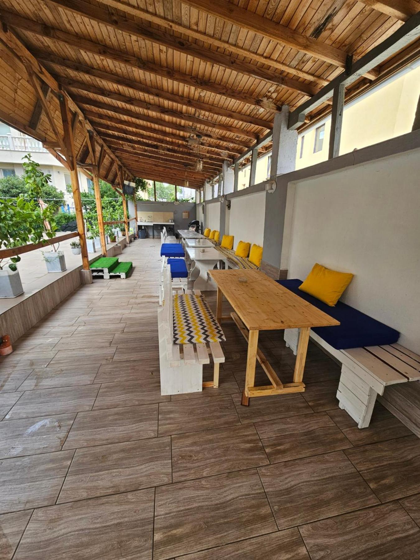 Guest House Petrovi Ravda Esterno foto