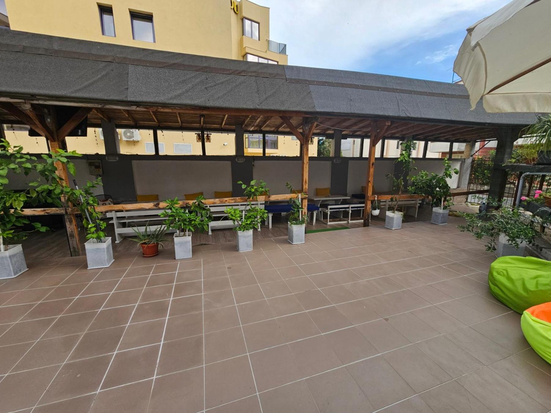 Guest House Petrovi Ravda Esterno foto