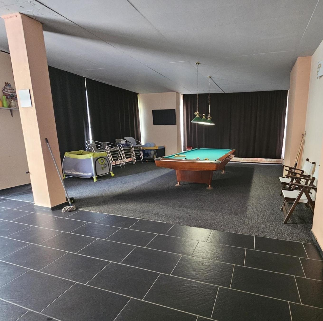 Guest House Petrovi Ravda Esterno foto