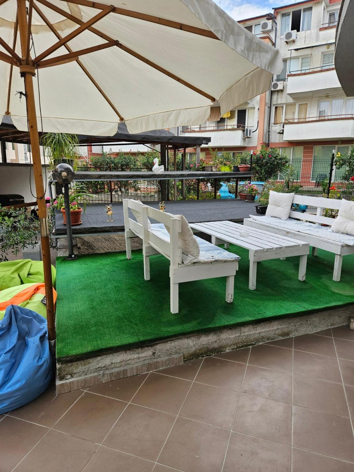 Guest House Petrovi Ravda Esterno foto